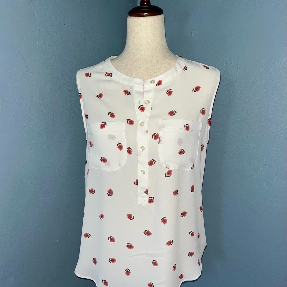 NWT Loft White Sleeveless Top with Red Print. Great for Autumn layering!
